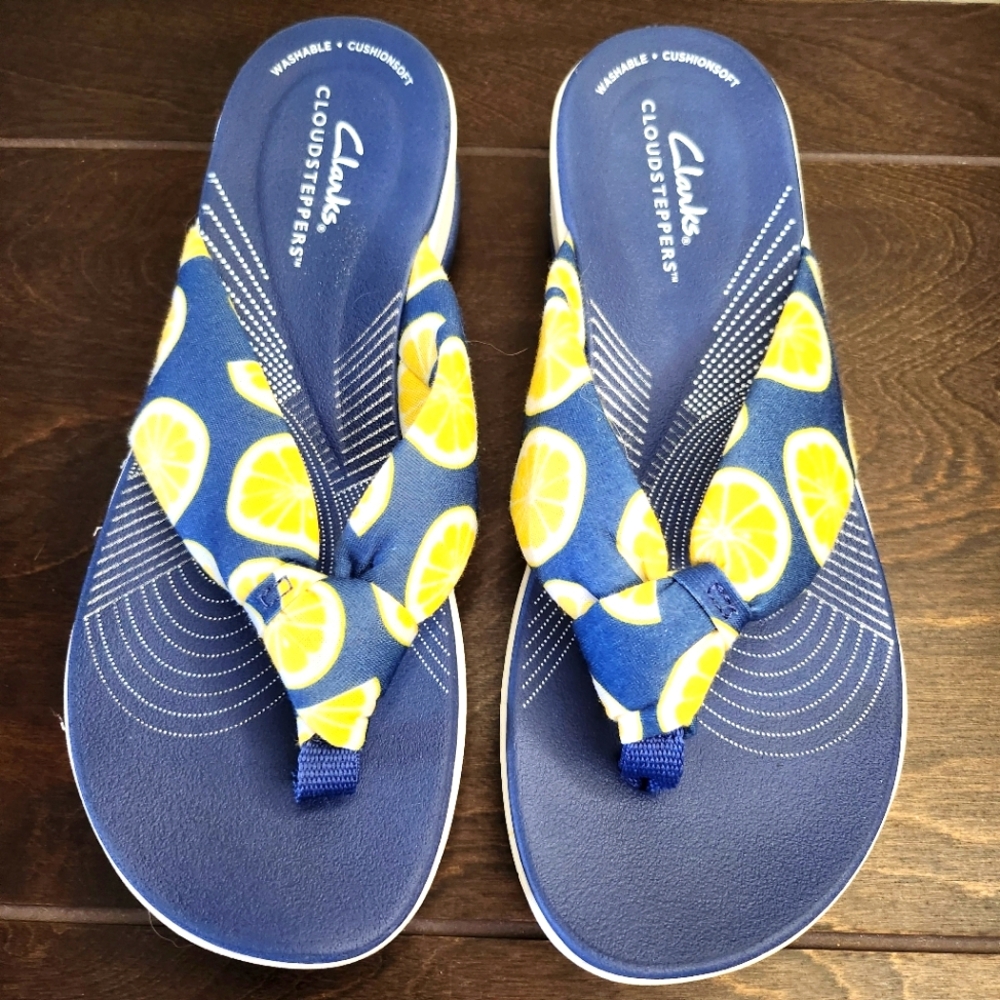 Clark's cushy Flip Flops/sandals, size 6.